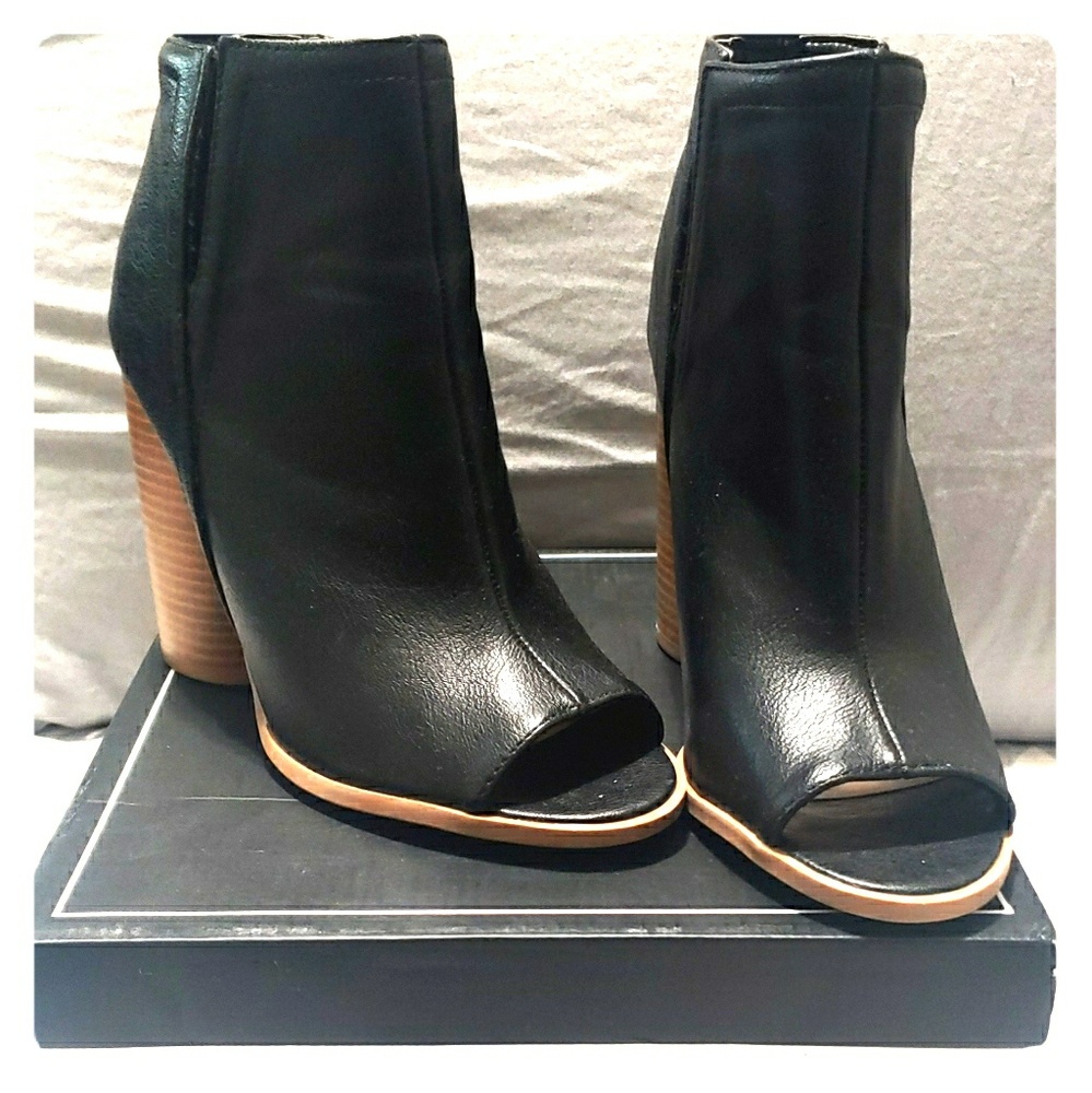 Open toe Boots
